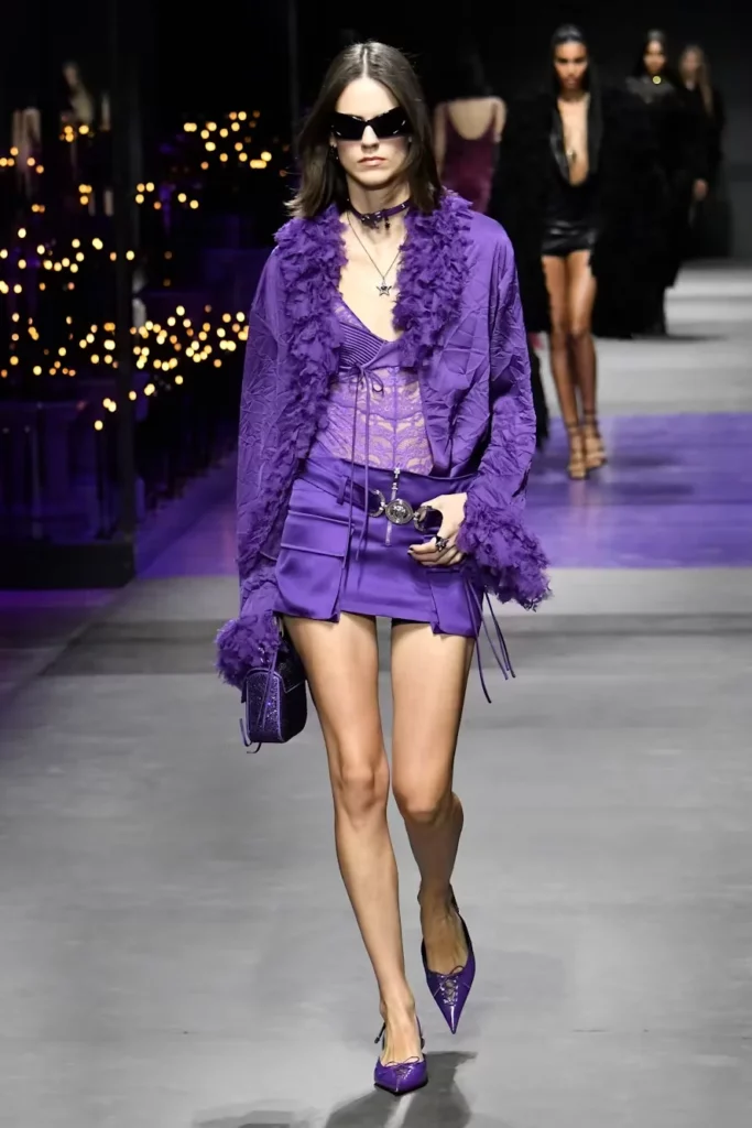 purple-outfit-versace